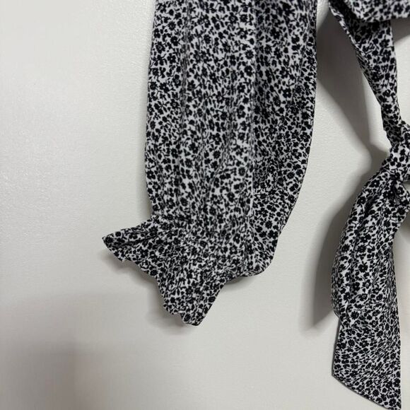 Altar'd State Women's Black White Blouse Small Tie Back Boho Romantic Cropped - Picture 4 of 8
